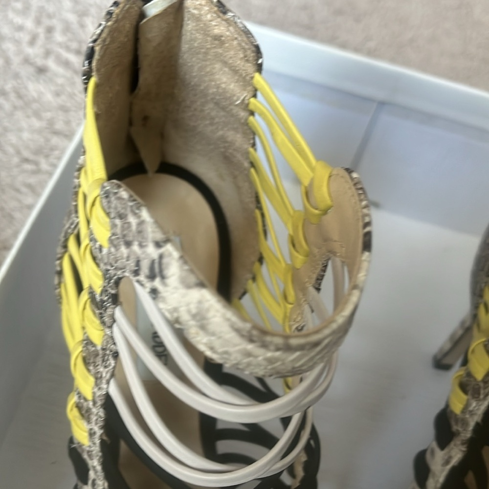 New Steve Madden Sleik Bright Snakeskin heels! Size 6! - Picture 9 of 10